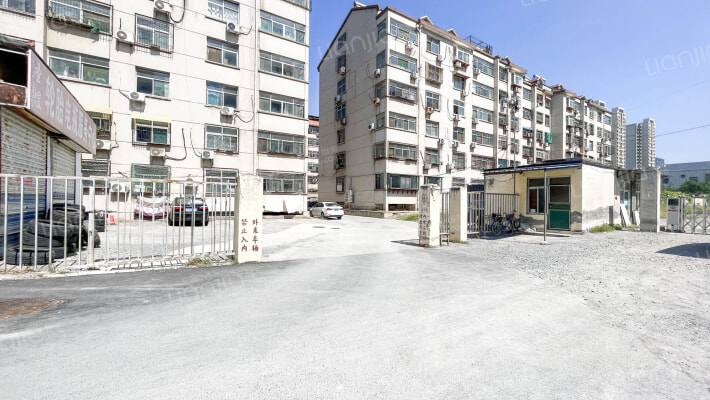 教师公寓外景图