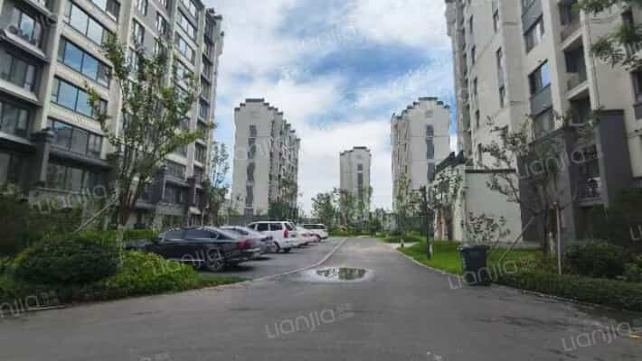 四建空港花园外景图