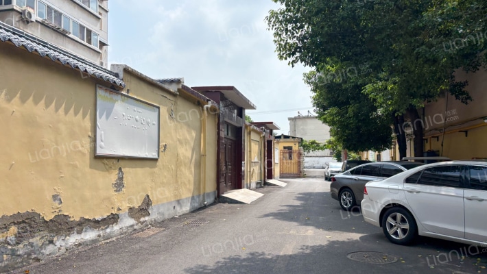 区财政局家属院外景图