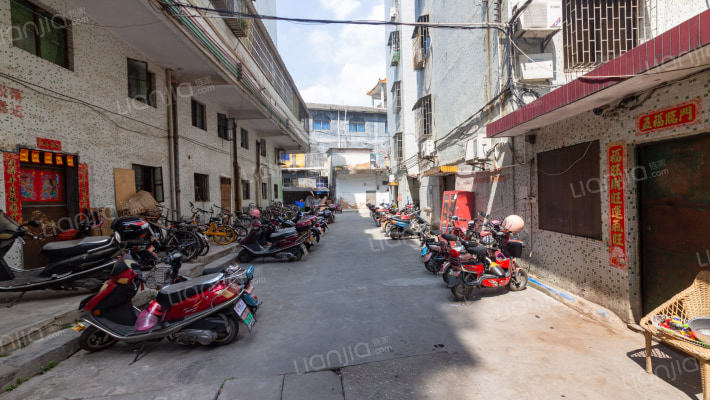 阳光花园外景图