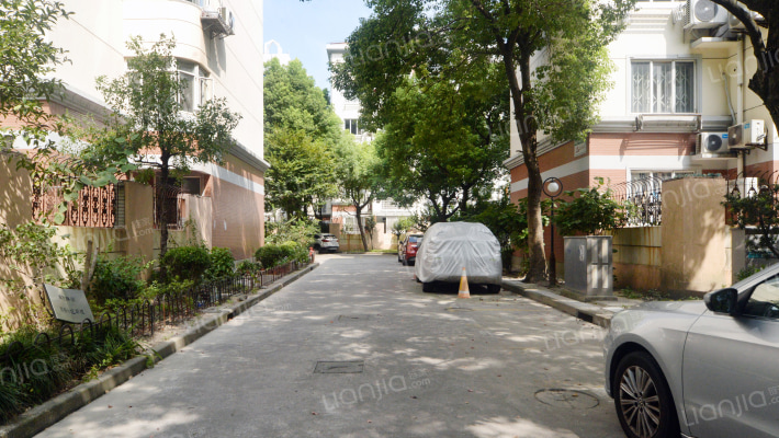 绿地泾南公寓外景图