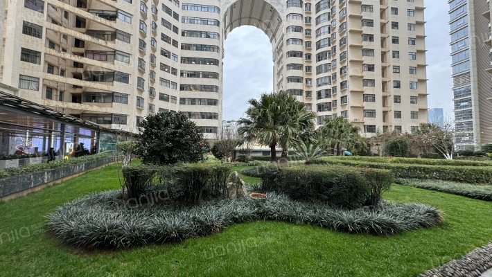 昆明世纪广场外景图