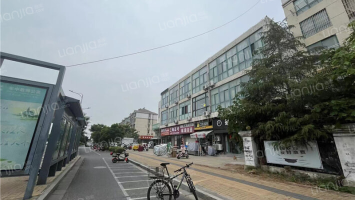 丰中宿舍楼外景图