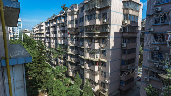 鸿城小区一期外景图