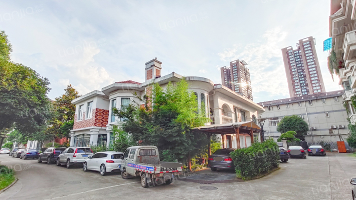 溪心别墅外景图