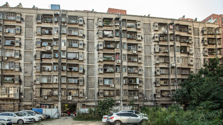 襄阳市气管厂家属院外景图