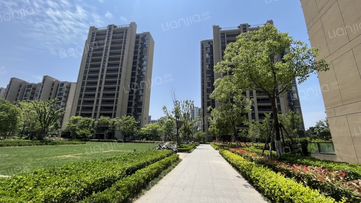 中建河风印月华庭外景图