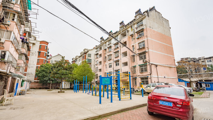 幸福路一一七号大院外景图