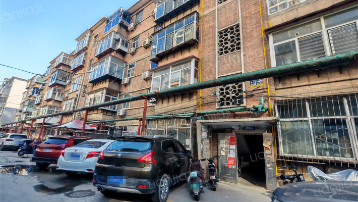 皮鞋厂宿舍外景图