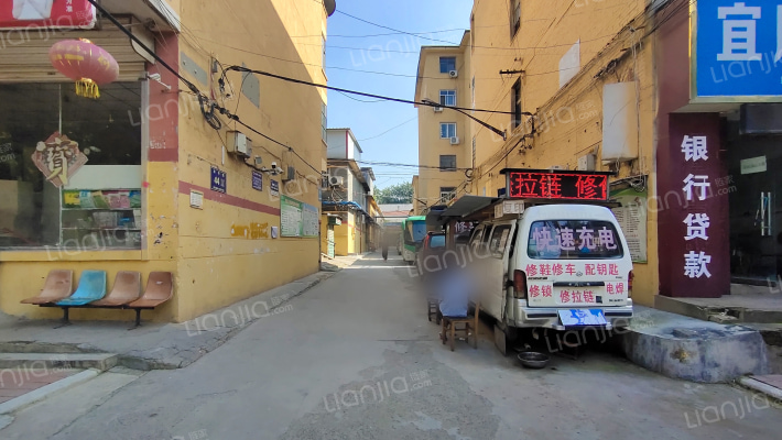 商场家属楼外景图