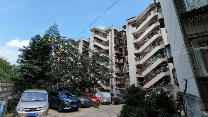 昆明制药厂宿舍外景图