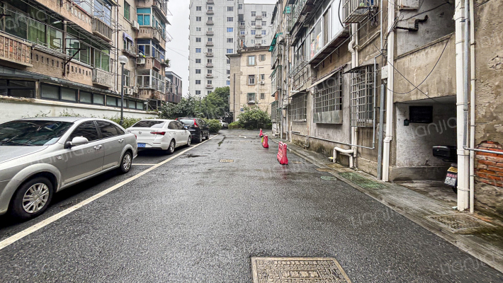 镬子山社区光明路外景图