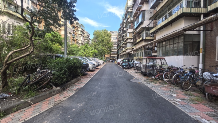 昔阳东里外景图