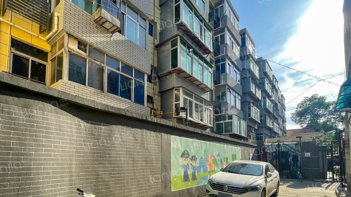 尚爱路86号院外景图