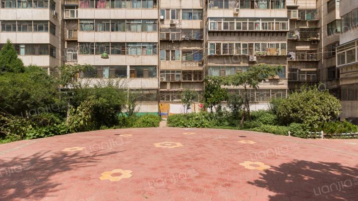 西铁家属院外景图