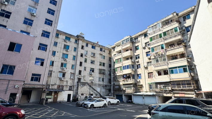 征天小区外景图