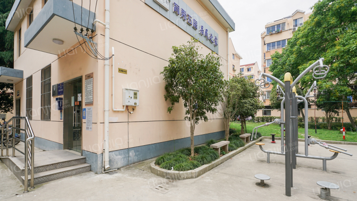 育秀九区外景图