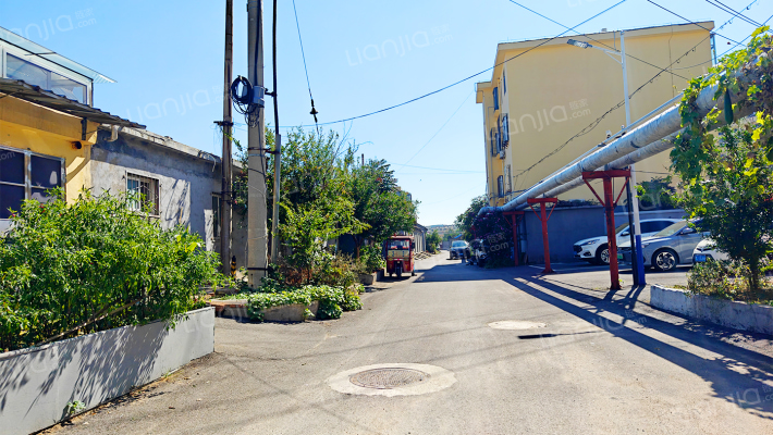 济局大机段职工宿舍楼外景图