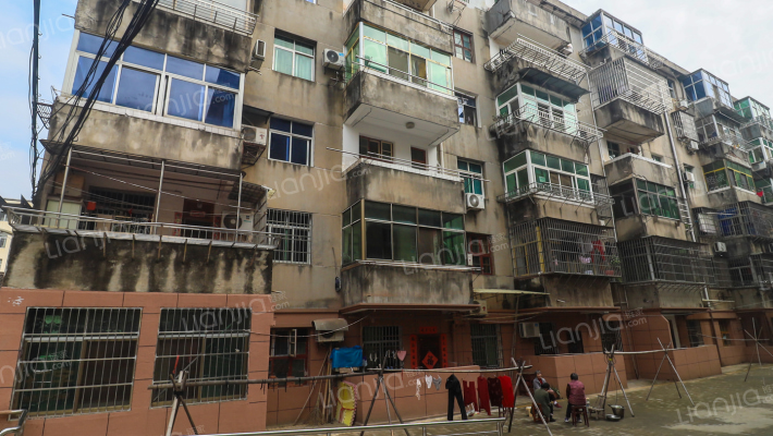 粮管所宿舍外景图