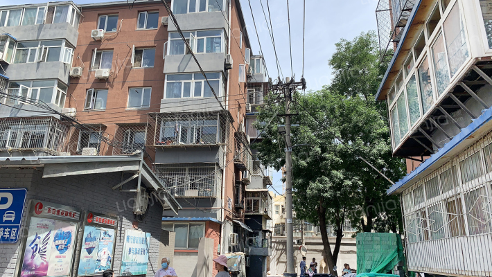 红松园小区外景图