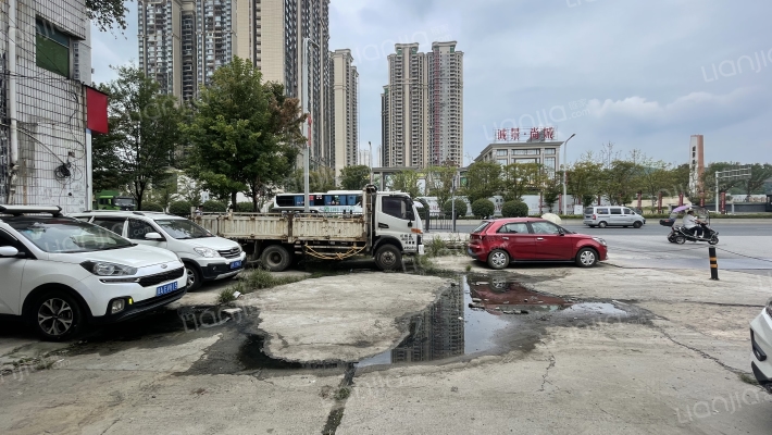 花溪大道中段69号外景图