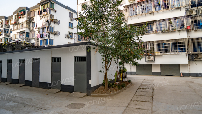 镇南新邨外景图