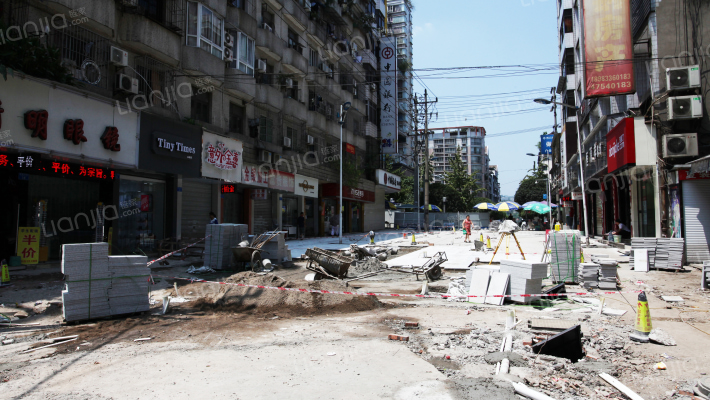 老米市街外景图