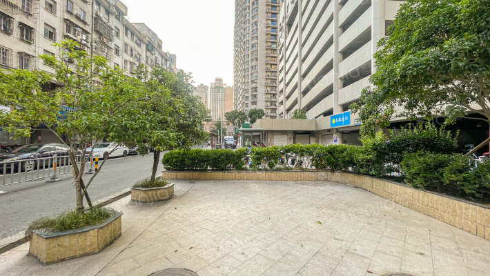 灵桥广场外景图