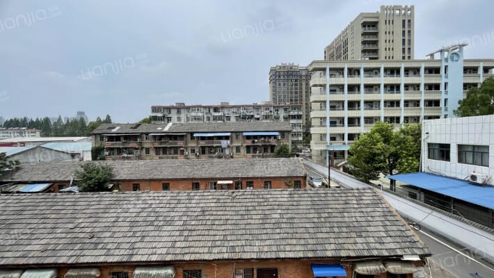 十七中生活区外景图