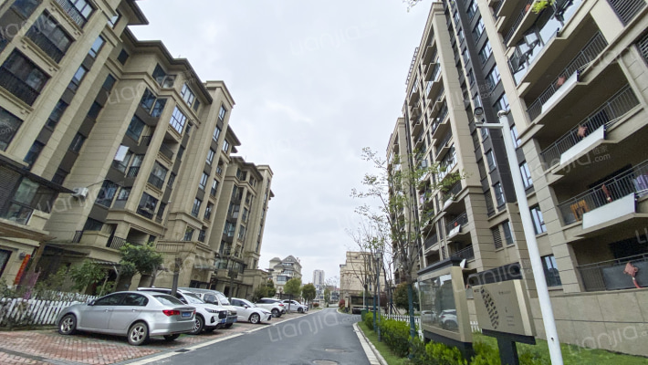 绿地城太白湖畔F区外景图