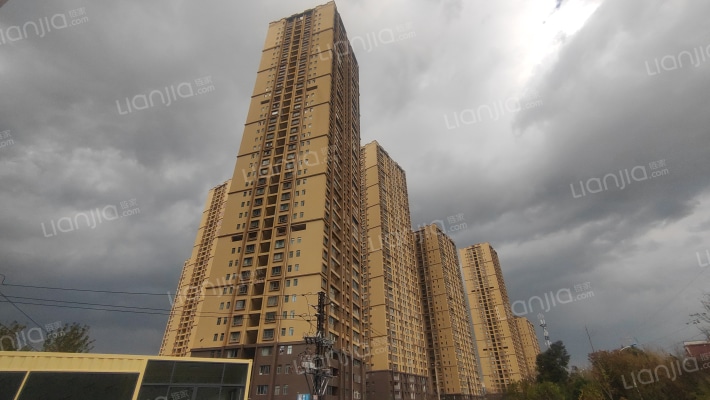 溪畔丽景外景图