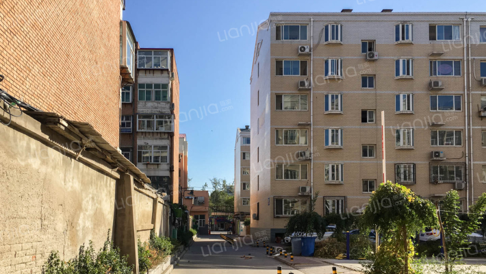 保泵小区外景图