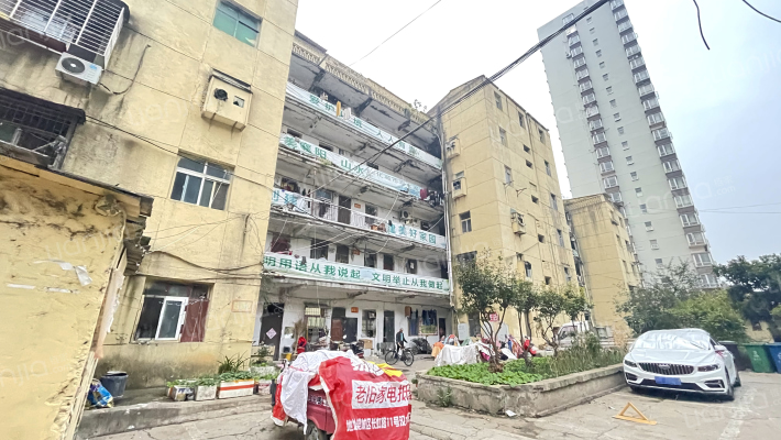 襄阳市襄州区麻茶公司宿舍外景图