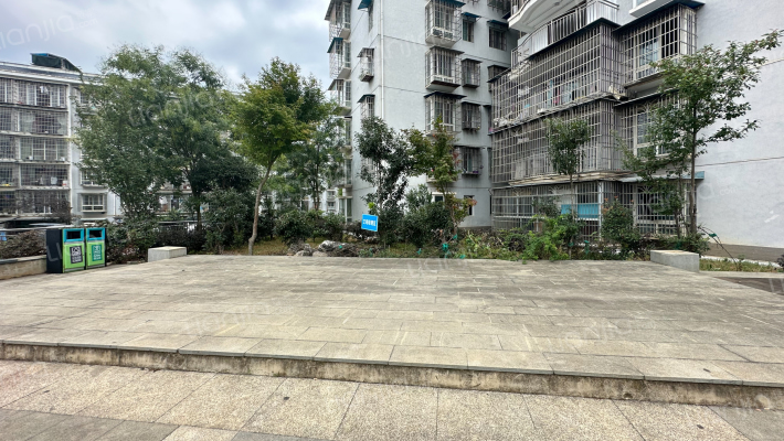 水塔坡安置房外景图