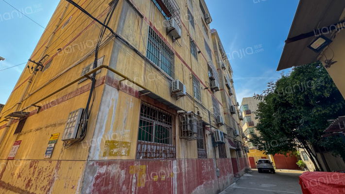 骊山卫生院小区外景图