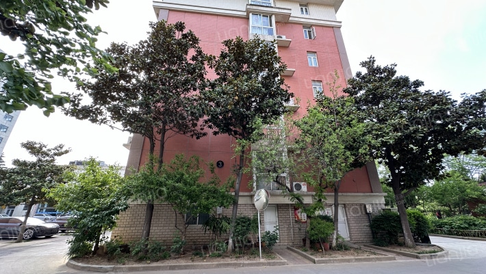 法院宿舍外景图