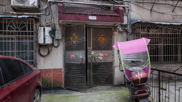 警苑小区（鲤鱼嘴）外景图