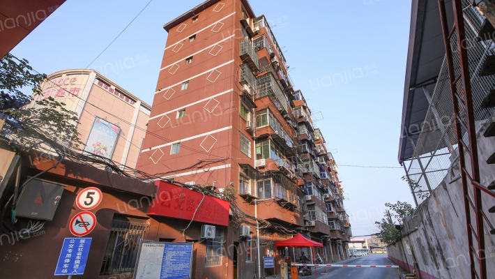 辛家庵公交公司（修理二厂院内）外景图