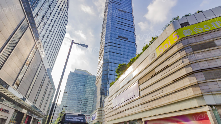 万菱汇广场外景图