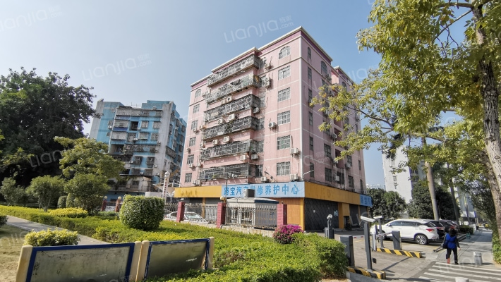 边检宿舍外景图