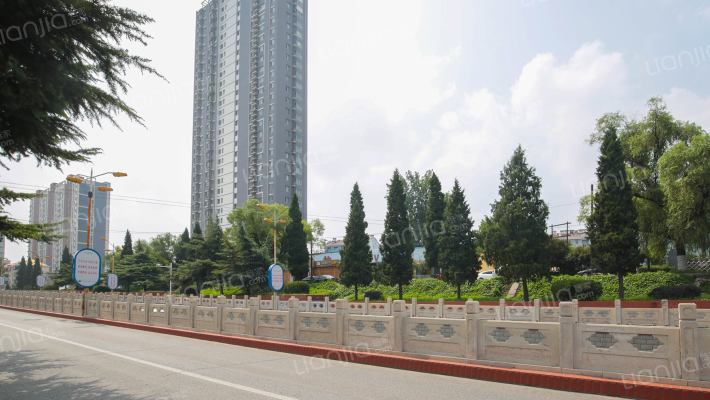 吉隆公寓外景图