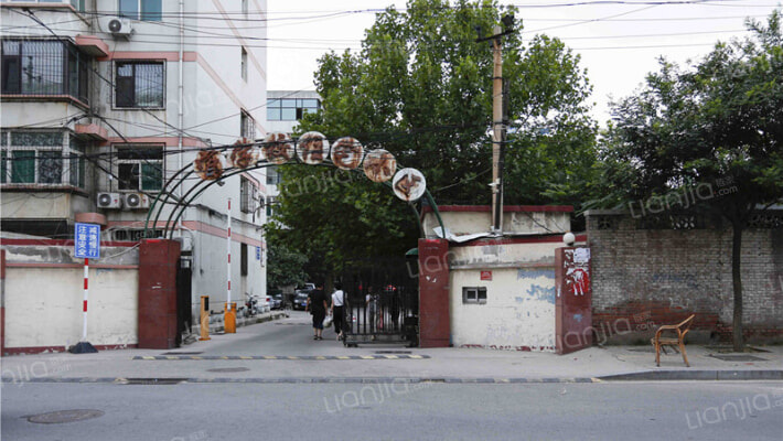 警官学校住宅小区外景图