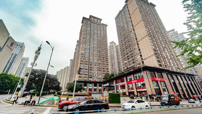 山顶道国宾城外景图