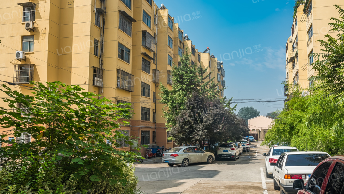 坝山小区外景图