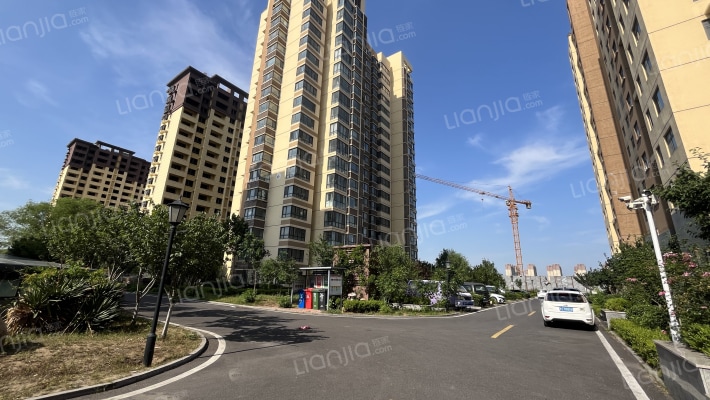 富贵新里城外景图