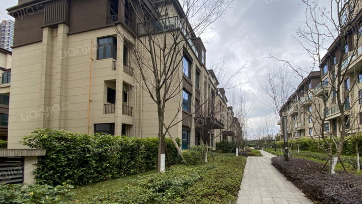 西宸春天外景图