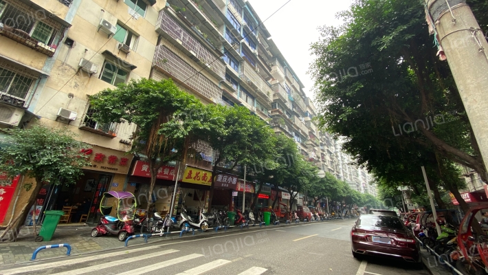 糖果厂综合楼外景图