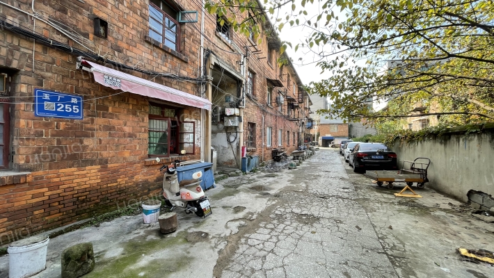 玉厂路255号外景图