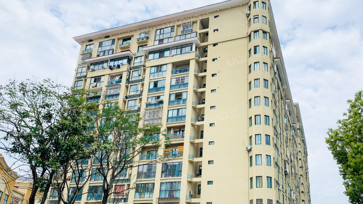 明发商业广场外景图