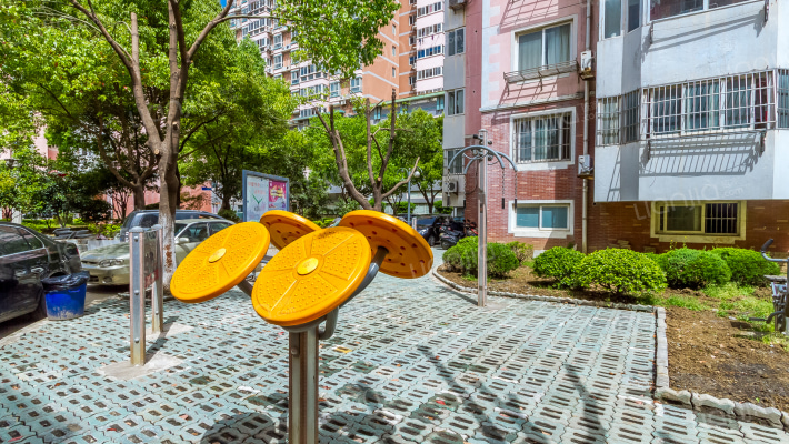 百合花公寓外景图